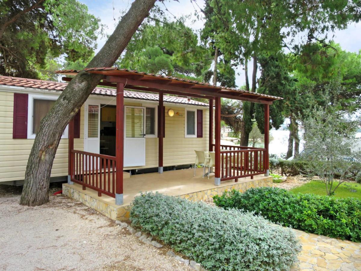 Holiday Home Camp Rozac - Tgr215 Trogir Eksteriør billede